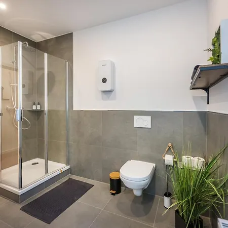 120qm, Cozy Apartment, Sehr Zentral Am Hbf, 3sz Apartment *