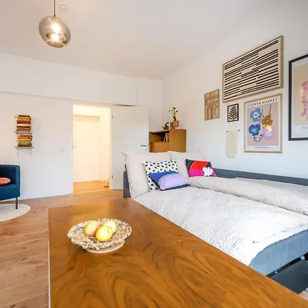 Apartment 120qm, Cozy Apartment, Sehr Zentral Am Hbf, 3sz