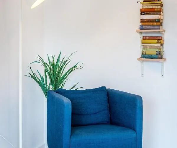 120qm, Cozy Apartment, Sehr Zentral Am Hbf, 3sz Coblenza